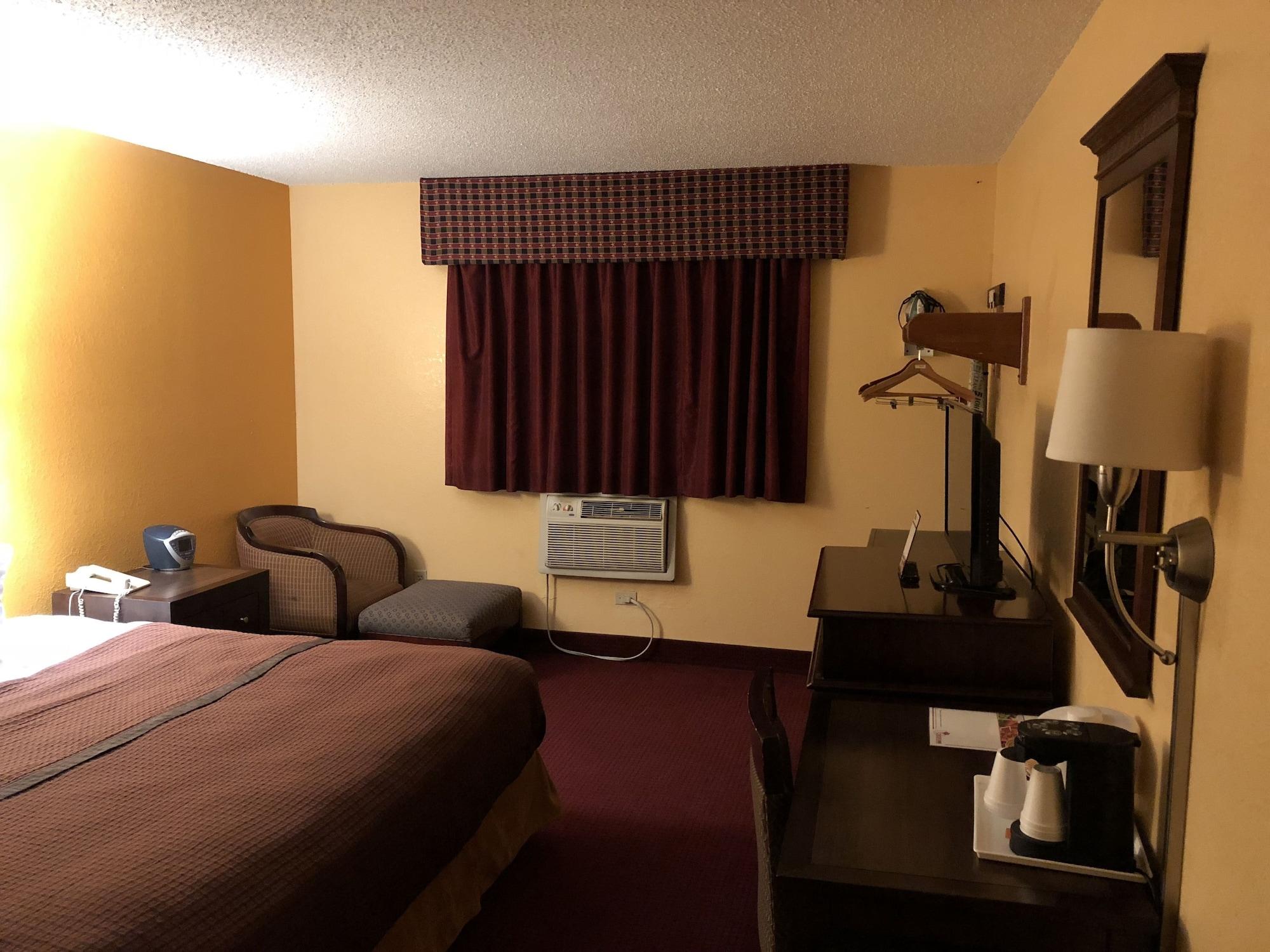 Magnuson Hotel Fort Wayne North - Coliseum Екстер'єр фото