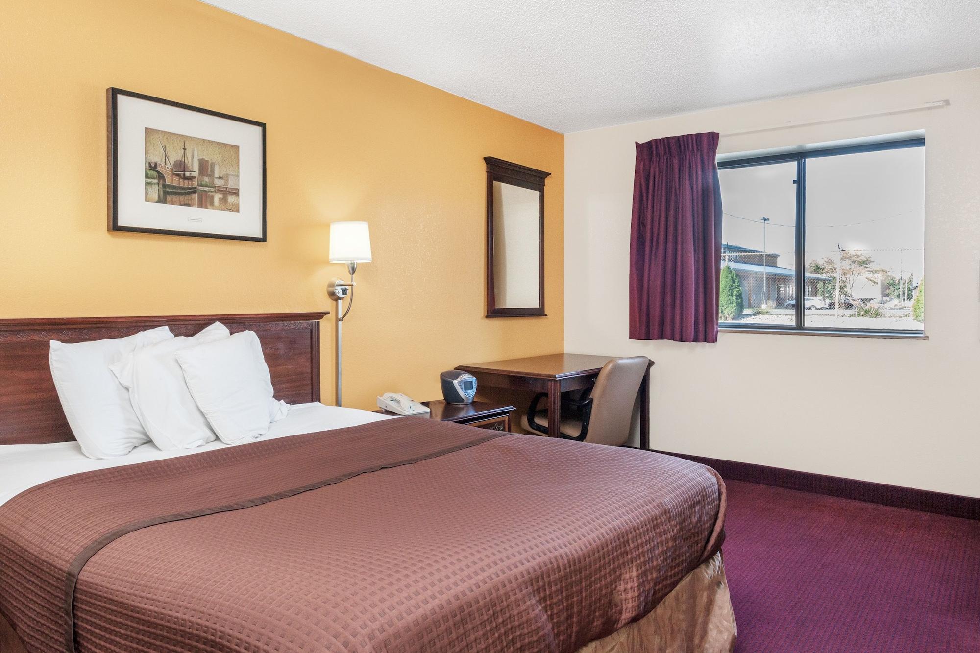 Magnuson Hotel Fort Wayne North - Coliseum Екстер'єр фото