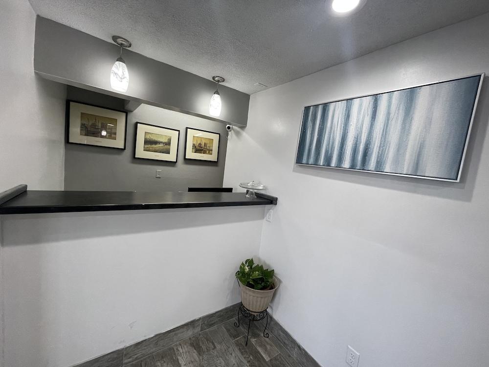 Magnuson Hotel Fort Wayne North - Coliseum Екстер'єр фото