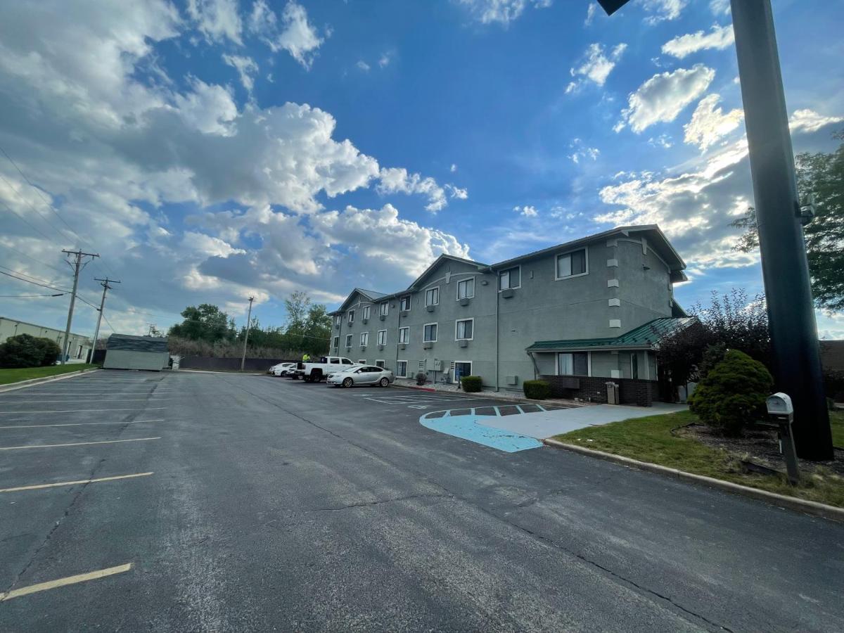 Magnuson Hotel Fort Wayne North - Coliseum Екстер'єр фото