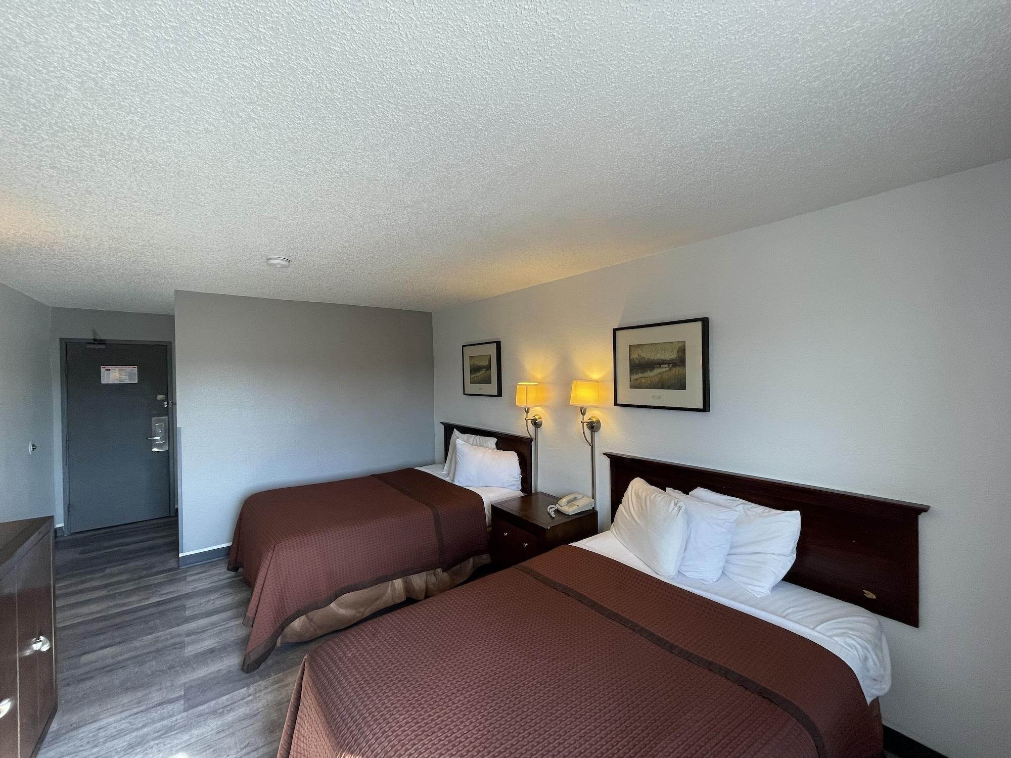Magnuson Hotel Fort Wayne North - Coliseum Екстер'єр фото