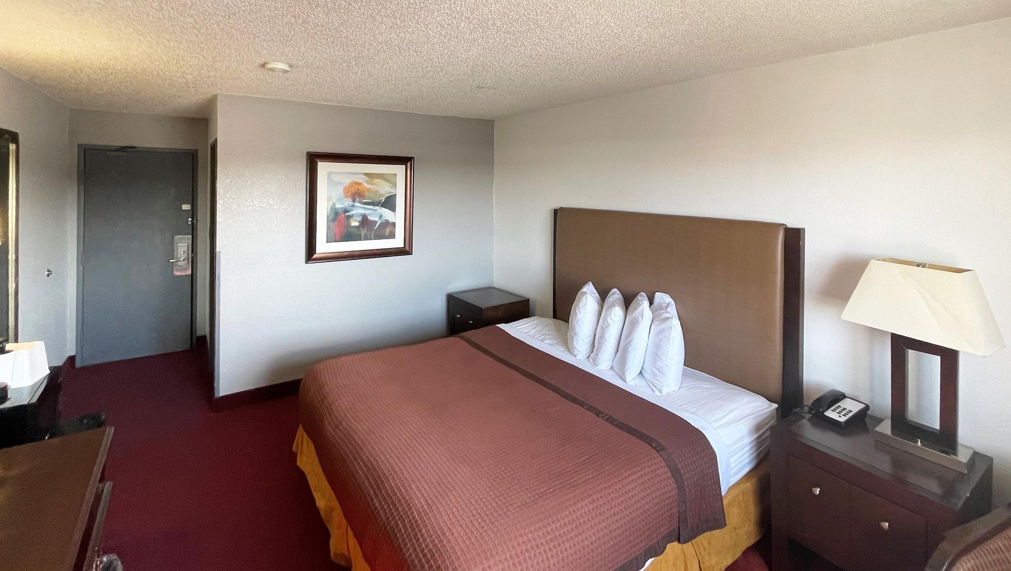 Magnuson Hotel Fort Wayne North - Coliseum Екстер'єр фото