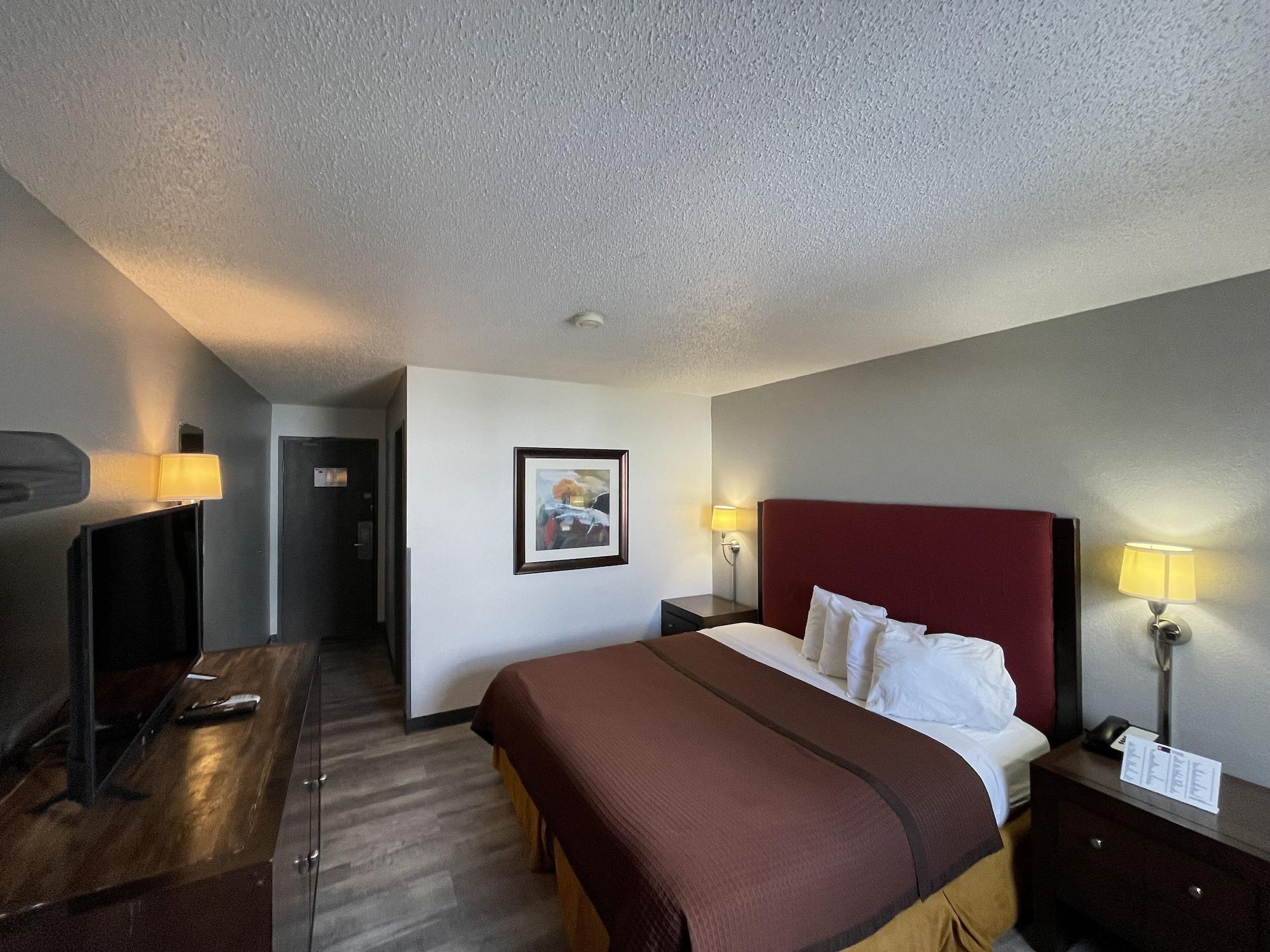 Magnuson Hotel Fort Wayne North - Coliseum Екстер'єр фото