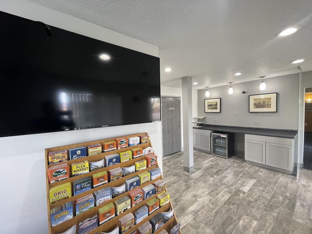 Magnuson Hotel Fort Wayne North - Coliseum Екстер'єр фото