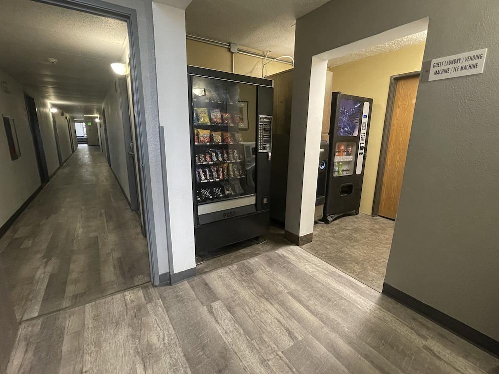 Magnuson Hotel Fort Wayne North - Coliseum Екстер'єр фото