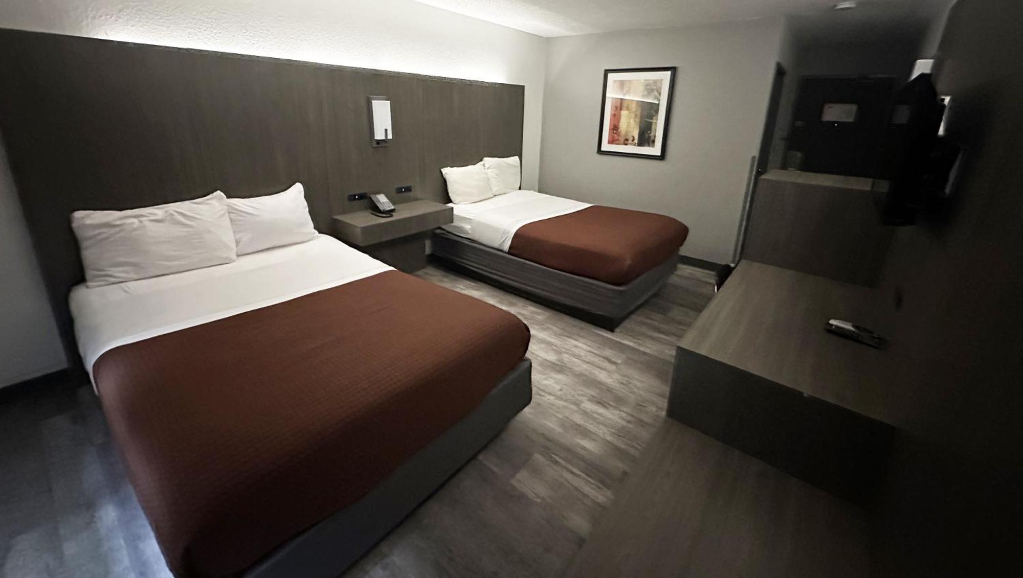 Magnuson Hotel Fort Wayne North - Coliseum Екстер'єр фото