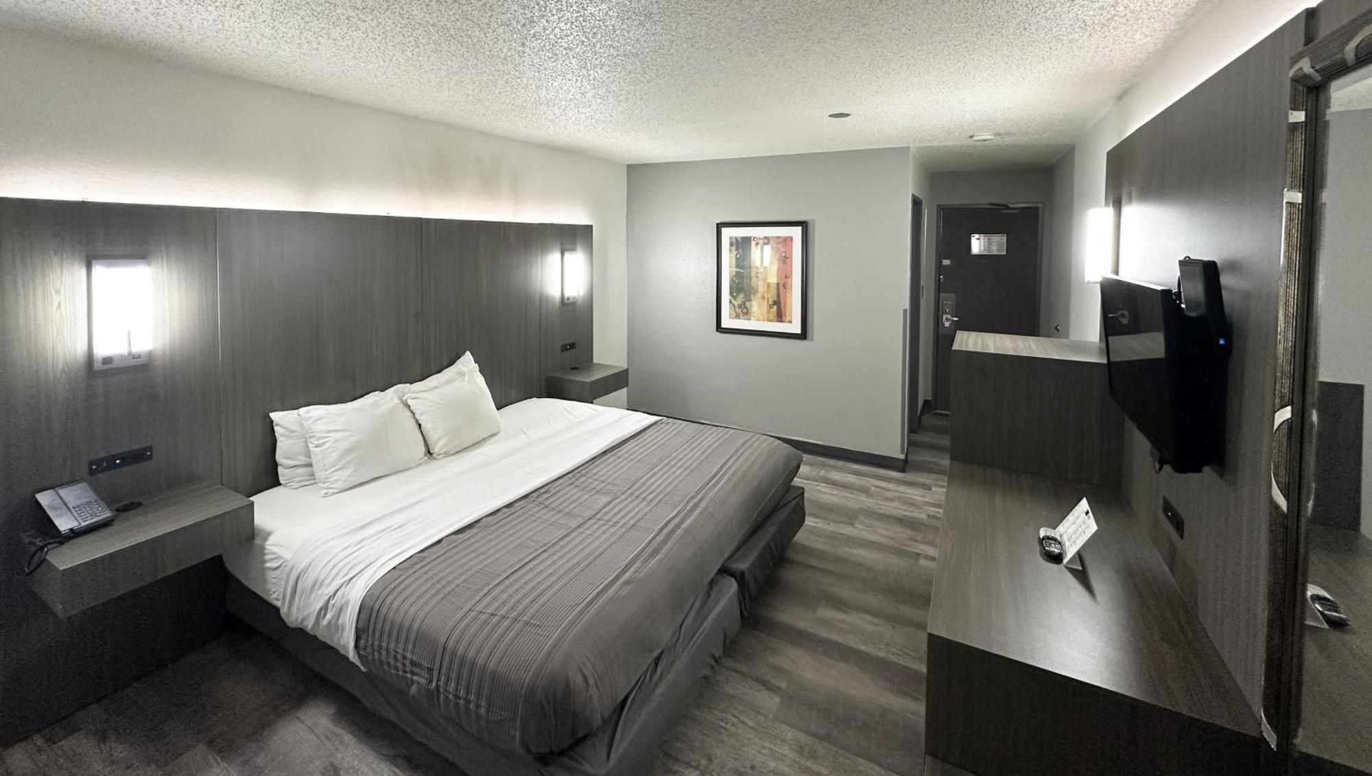Magnuson Hotel Fort Wayne North - Coliseum Екстер'єр фото