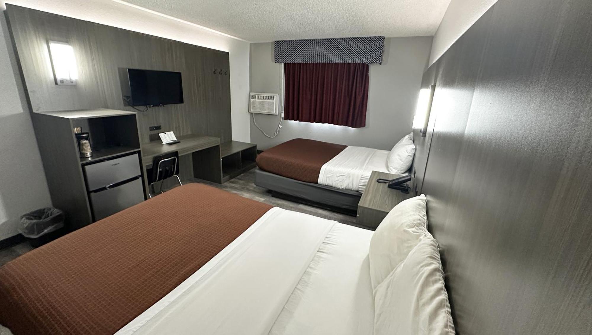Magnuson Hotel Fort Wayne North - Coliseum Екстер'єр фото