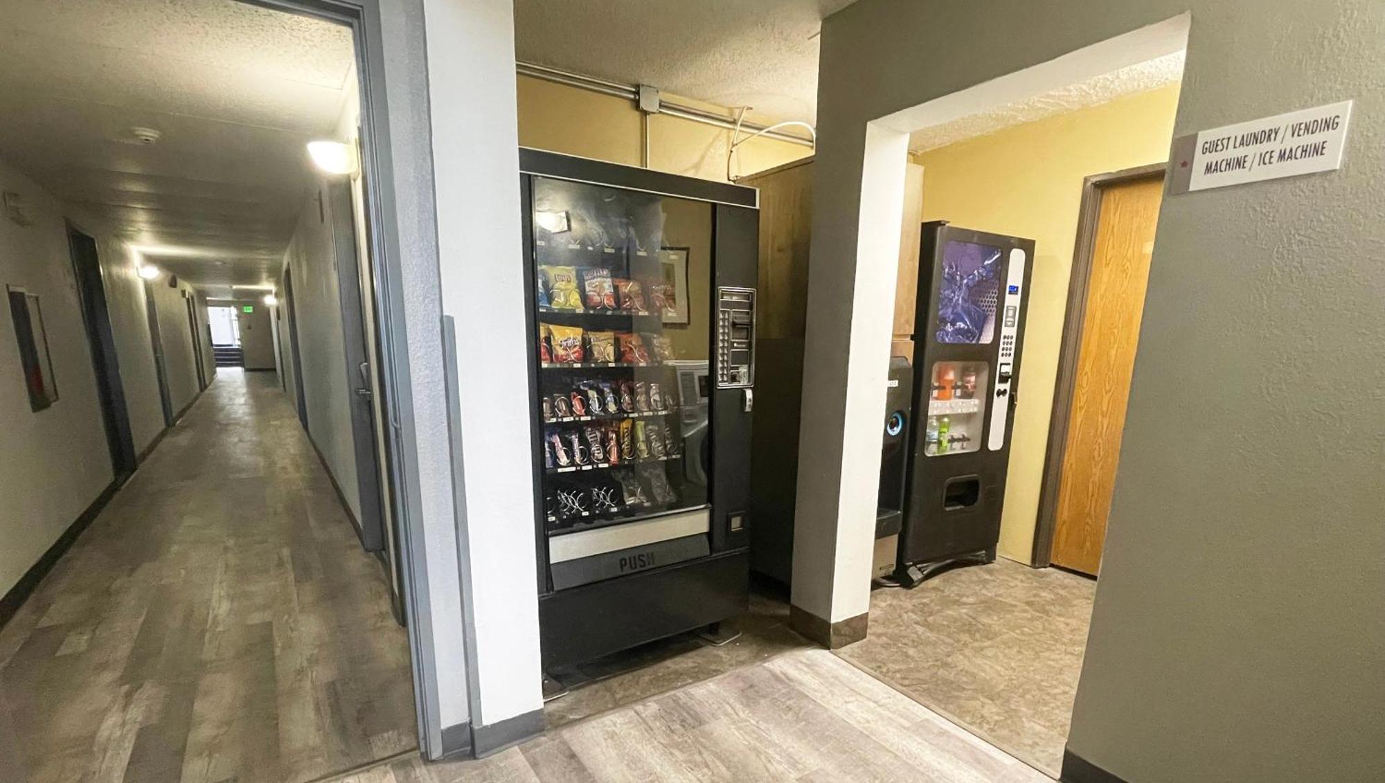 Magnuson Hotel Fort Wayne North - Coliseum Екстер'єр фото