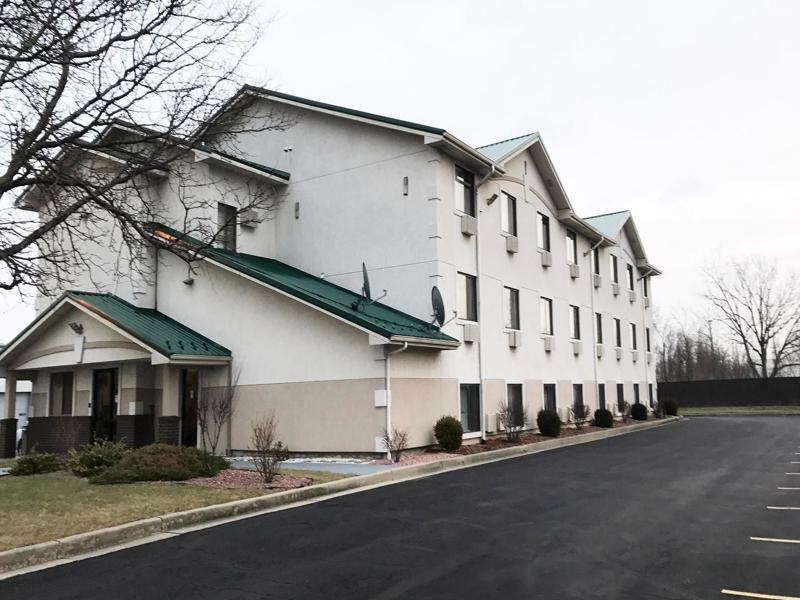 Magnuson Hotel Fort Wayne North - Coliseum Екстер'єр фото